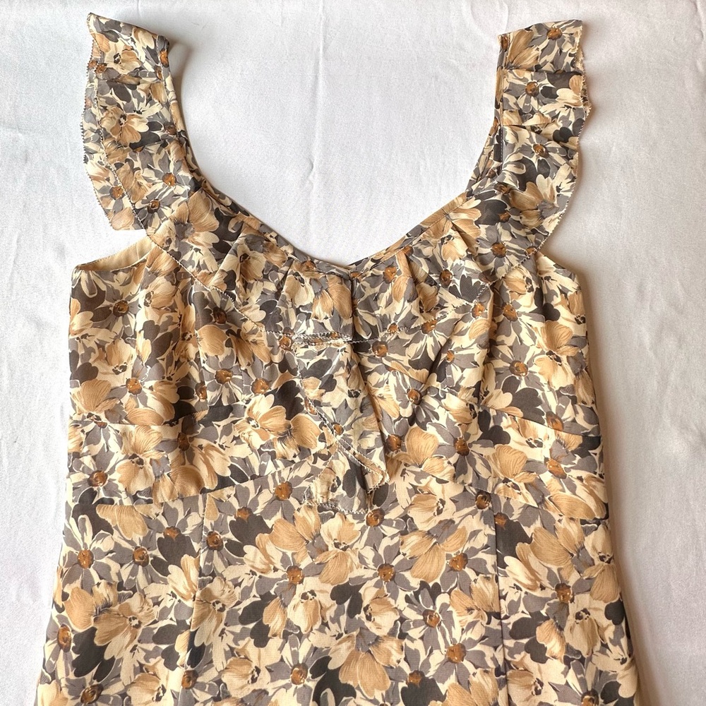 LOFT Womens Dress Tan Floral Sleeveless Ruffle V-neck Neckline Knee Length Sz 6 - Picture 6 of 15